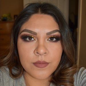 Meet your Posher, Reyna